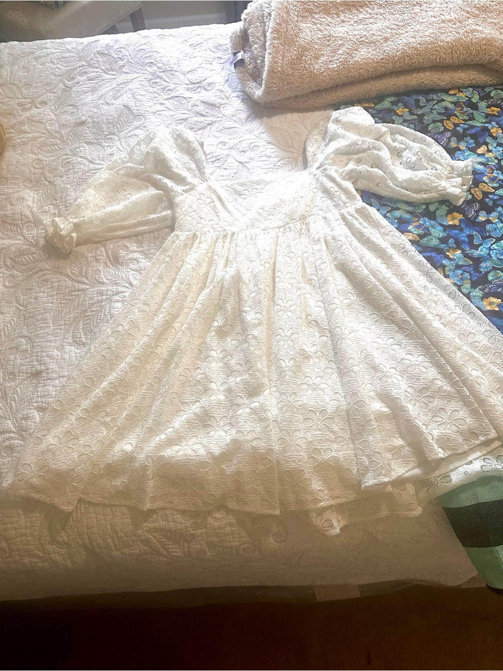 Storia Cream Lace Puff-Sleeve Midi Dress